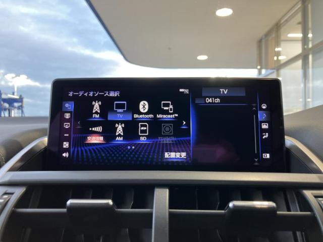 Lexus NX 11