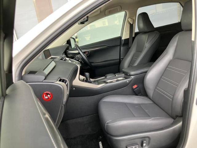 Lexus NX 8