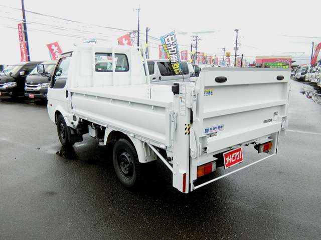 Mazda Bongo Truck 4