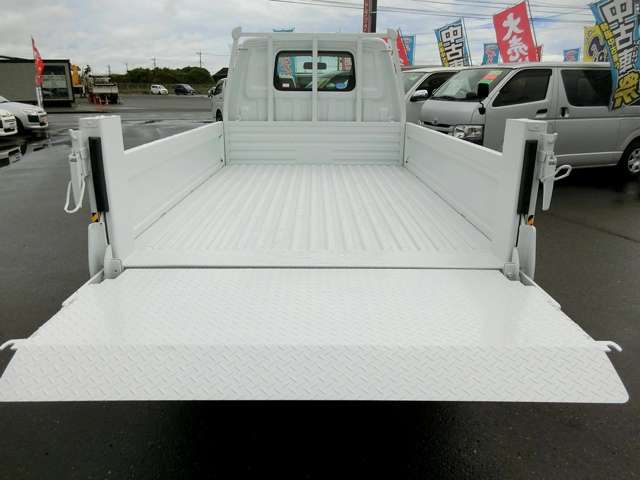 Mazda Bongo Truck 6