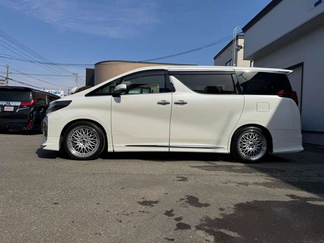 Toyota Alphard 7
