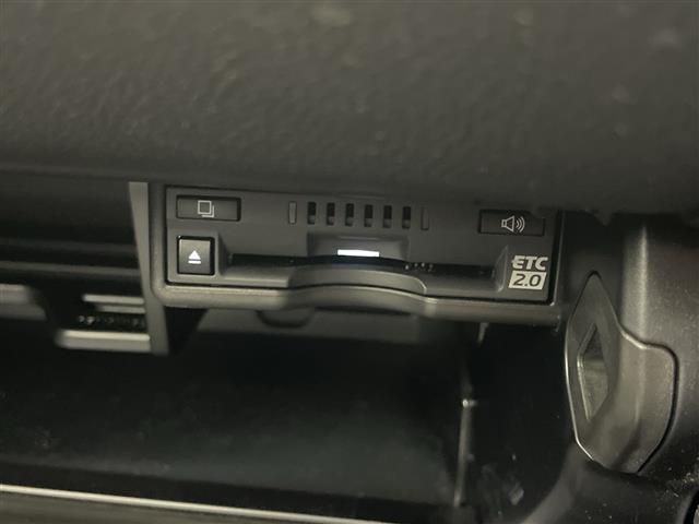 Lexus UX300e 7