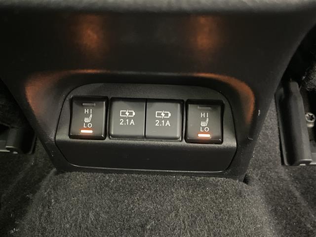 Lexus UX300e 8