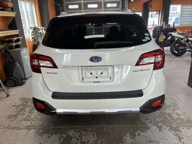 Subaru Legacy Outback 6