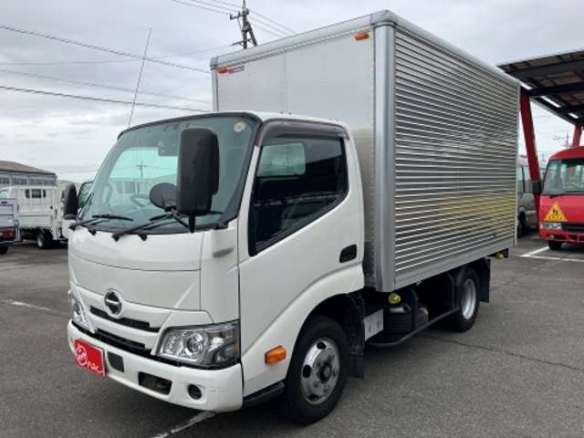 Hino Dutro 4