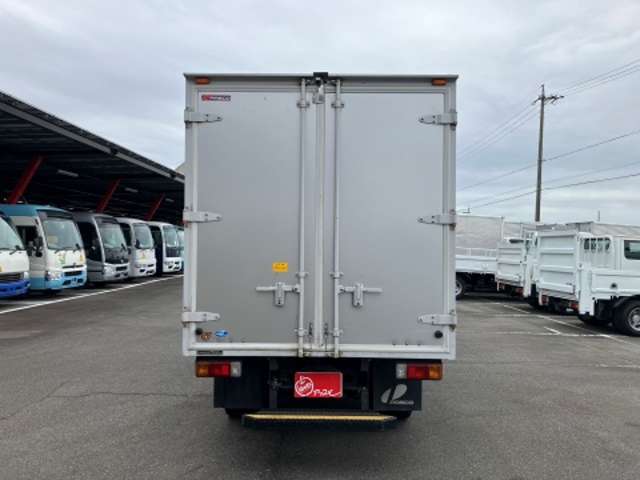 Hino Dutro 7