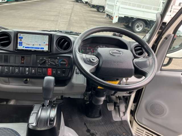 Hino Dutro 10