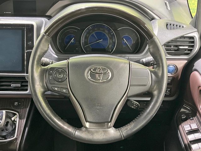 Toyota Esquire 12