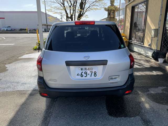 Nissan AD 10