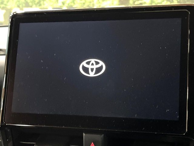 Toyota Voxy 4
