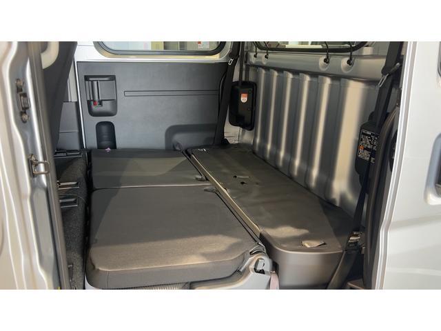 Daihatsu Hijet Deck Van 11