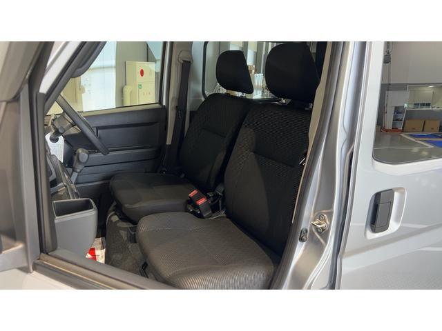 Daihatsu Hijet Deck Van 7