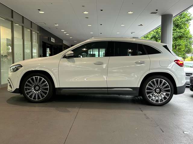 Mercedes-Benz GLA-Class 4
