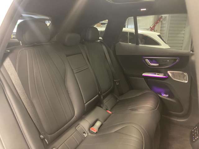 Mercedes-Benz EQE SUV 9