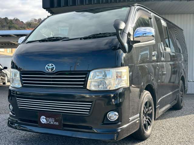 Toyota Hiace Van 8