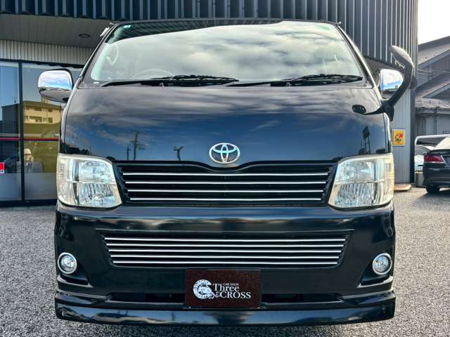 Toyota Hiace Van 9