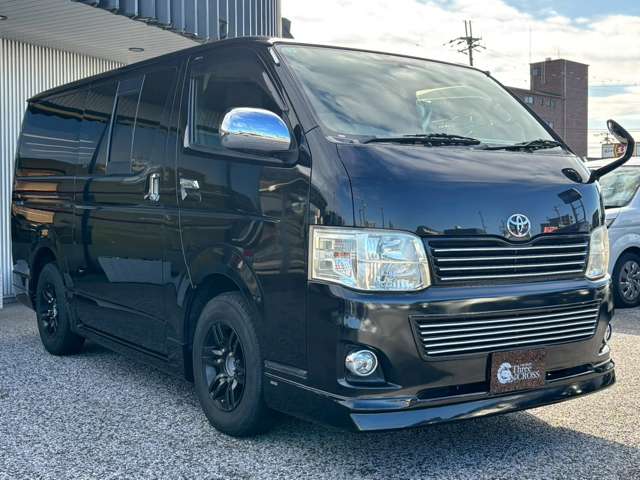 Toyota Hiace Van 10