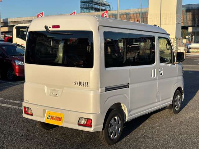 Daihatsu Hijet Cargo 11