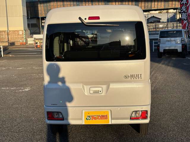 Daihatsu Hijet Cargo 12