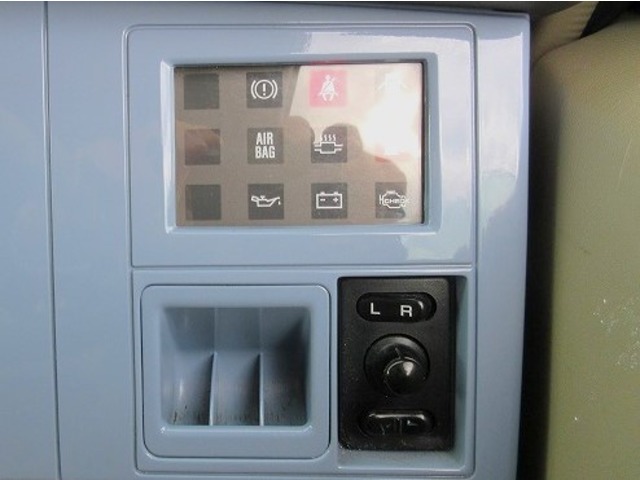 Nissan ラシーン 11