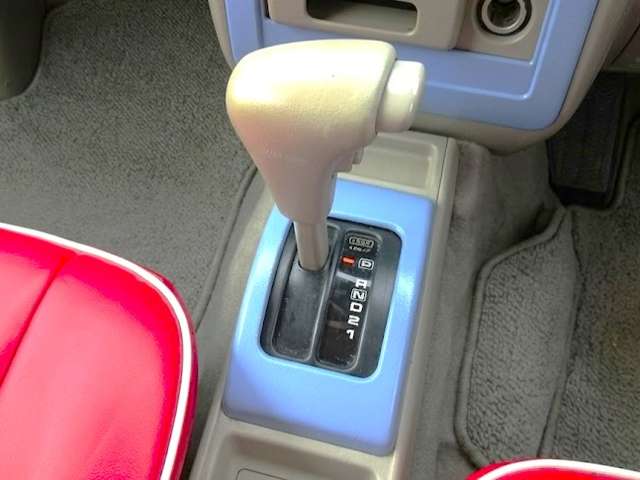 Nissan ラシーン 12