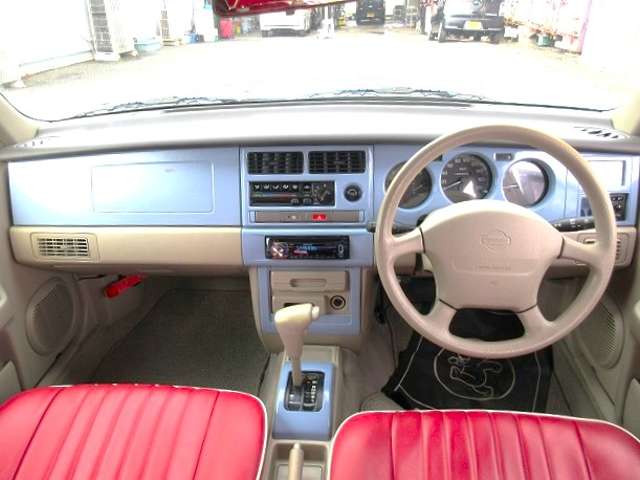 Nissan ラシーン 3