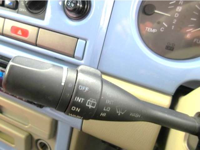 Nissan ラシーン 6