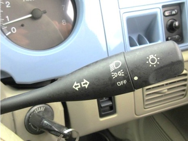 Nissan ラシーン 7