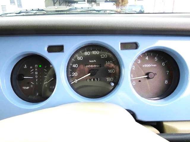 Nissan ラシーン 8