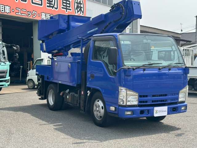 Isuzu Elf 3