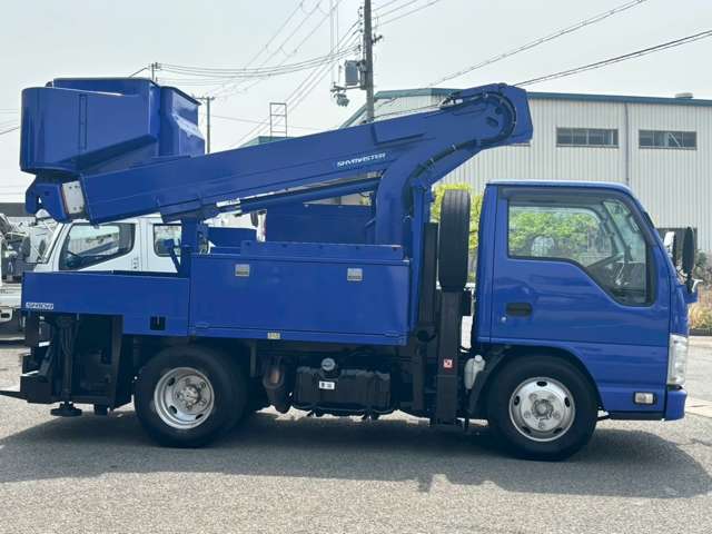 Isuzu Elf 4