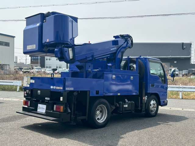 Isuzu Elf 5