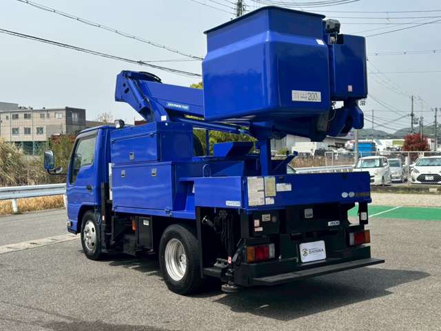 Isuzu Elf 6