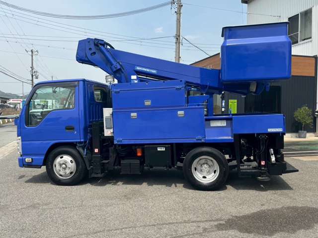 Isuzu Elf 8