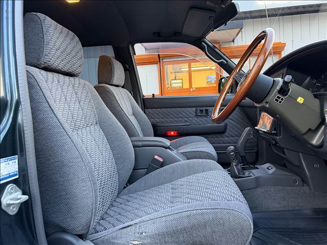 Toyota Hilux 9