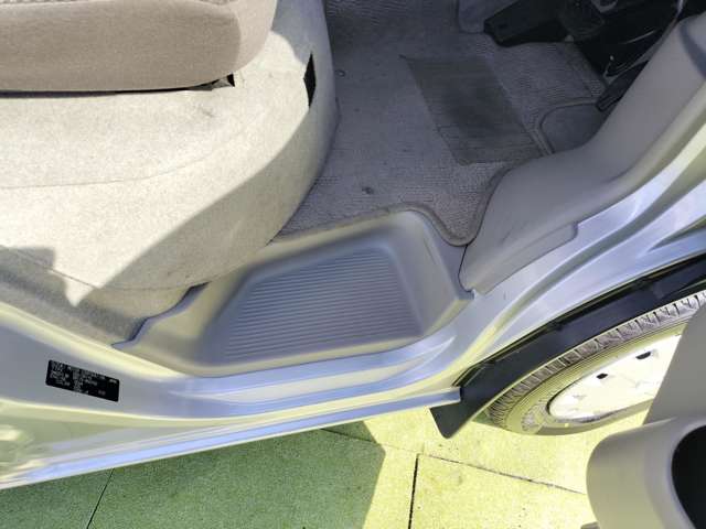 Nissan NV100 Clipper 11