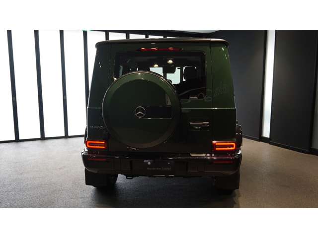 Mercedes-Benz G-Class 8