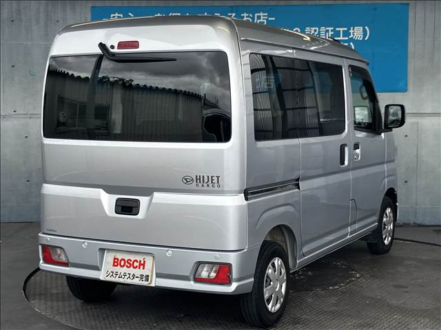 Daihatsu Hijet Cargo 11