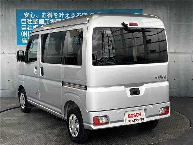 Daihatsu Hijet Cargo 12