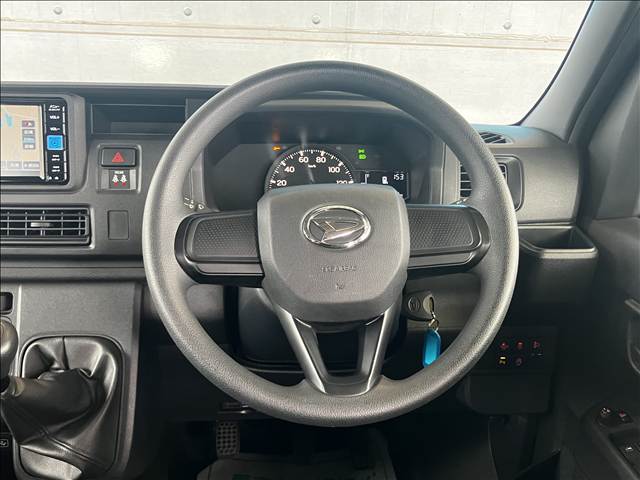 Daihatsu Hijet Cargo 2