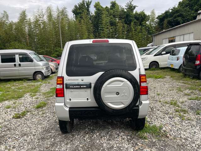 Mitsubishi Pajero Mini 4