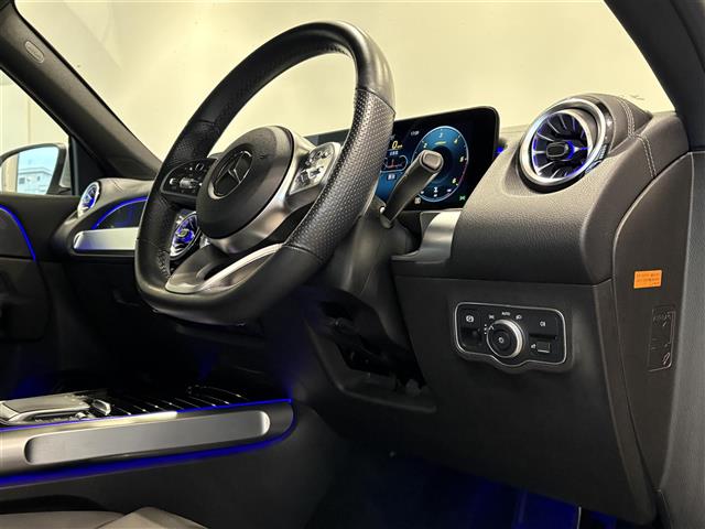Mercedes-Benz GLB 8