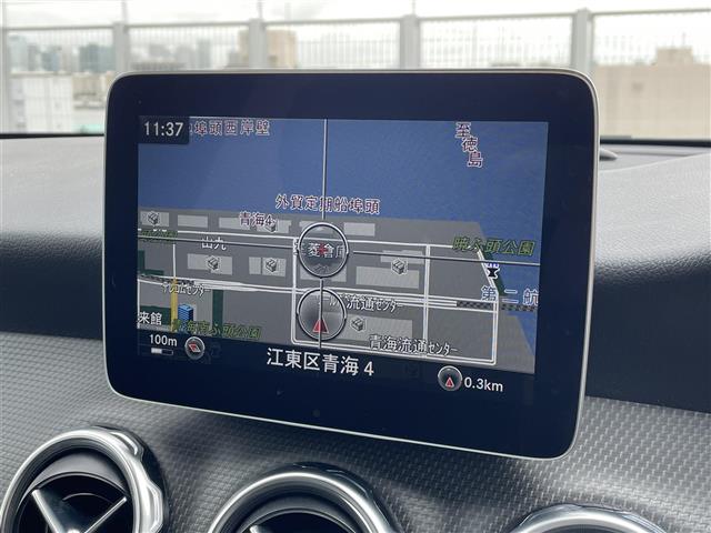 Mercedes-Benz GLA-Class 11
