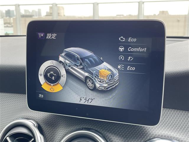 Mercedes-Benz GLA-Class 10