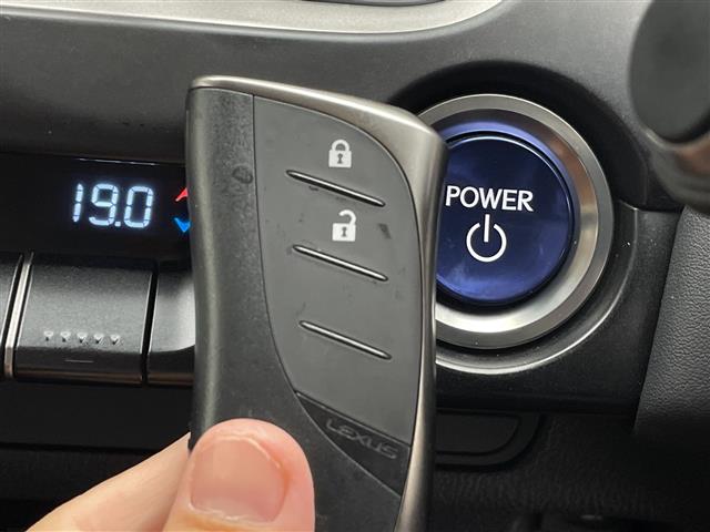 Lexus UX 10