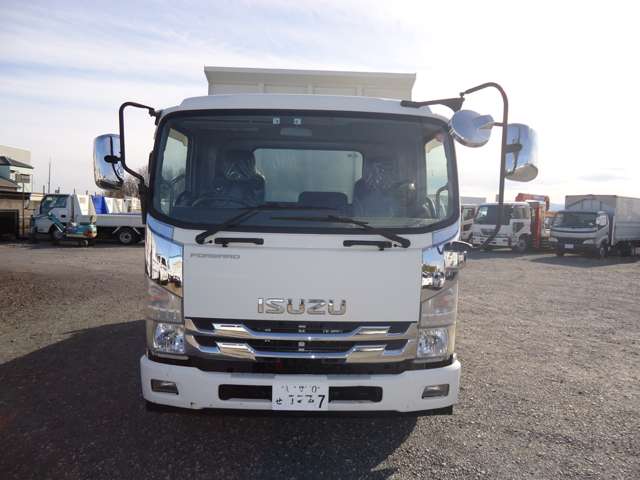 Isuzu Forward 2