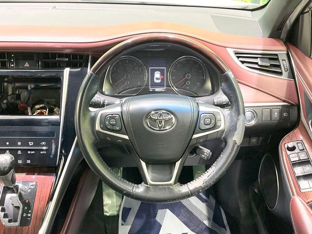 Toyota Harrier 8