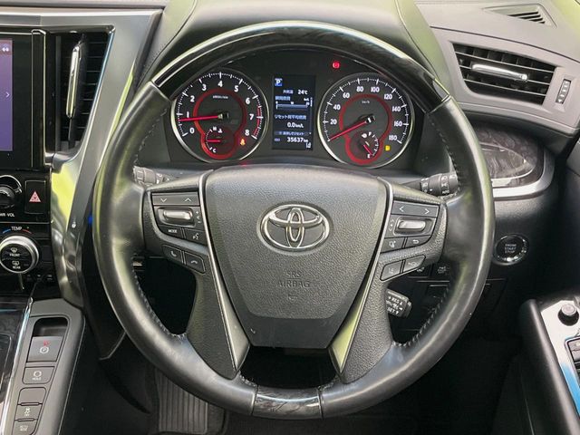 Toyota Alphard 12