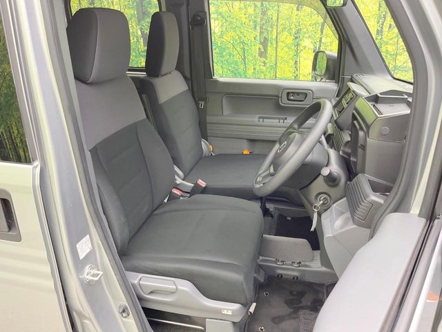 Honda N-VAN 8