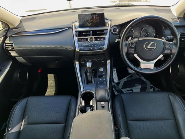 Lexus NX 2